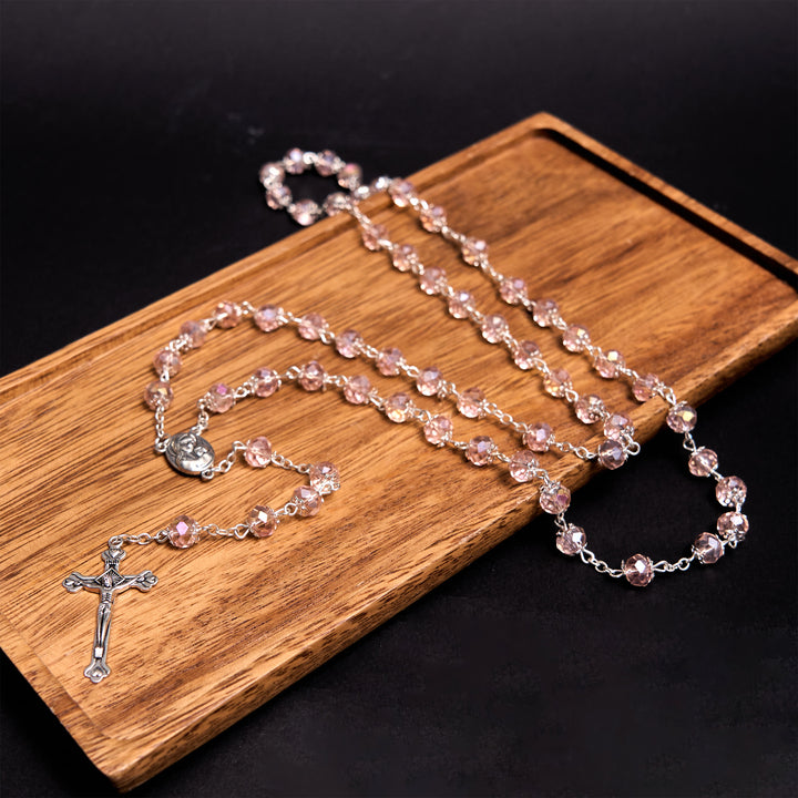 Christianartworkshop Rosenkranz mit Madonna und Kind und Kruzifix aus 6 mm Polyeder, mehrfarbige Kristalllegierung - Rosa - image 3