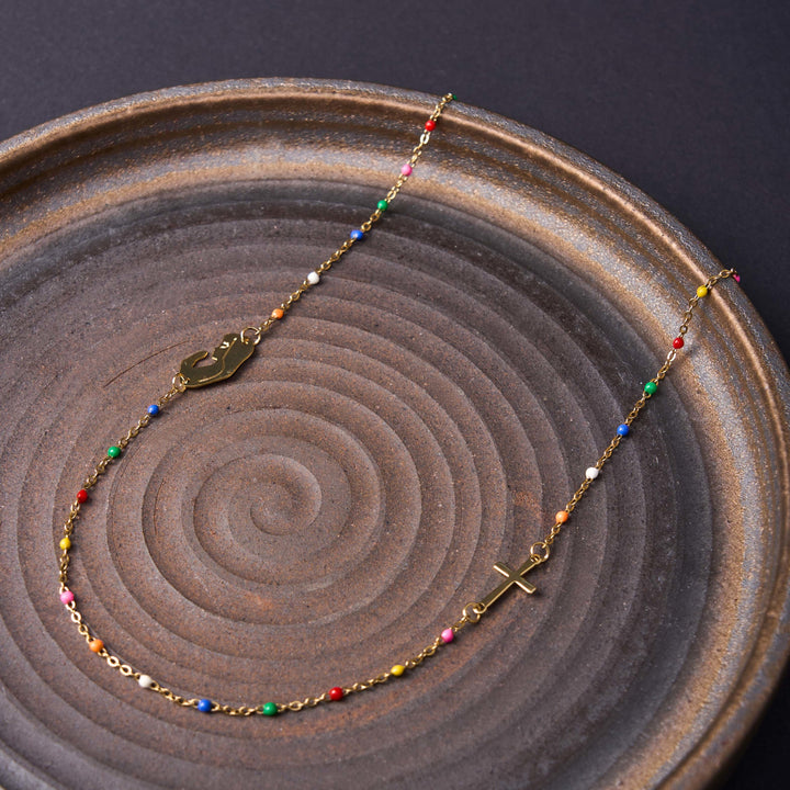 Christianartworkshop Halskette im frischen, eleganten Stil, farbenfrohe Schlüsselbeinkette mit Kreuz und 5 Medaillenoptionen - image 6