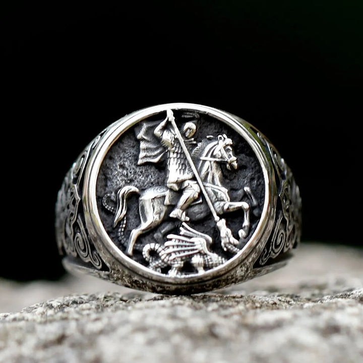 Christianartworkshop Klassischer Ring aus Legierung mit der Figur des Heiligen Georg im Retro-Stil