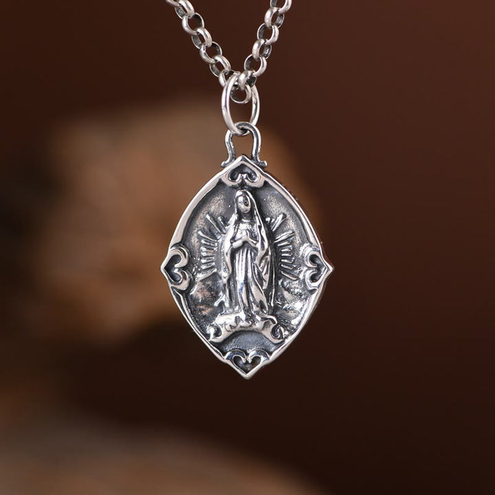 Christianartworkshop Halskette mit Anhänger „Unsere Liebe Frau von Guadalupe“ aus Sterlingsilber im Retro-Stil