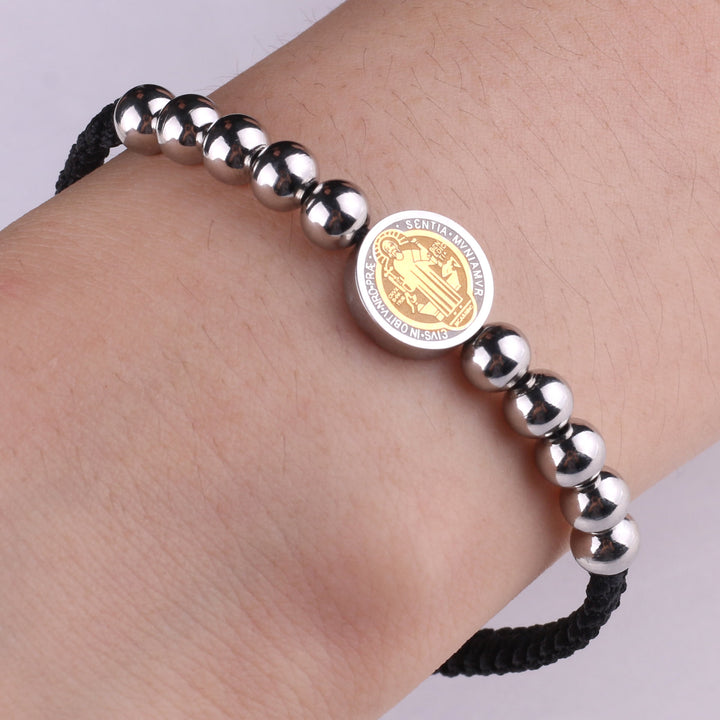 Christianartworkshop Armband im minimalistischen Stil mit St. Benedikt-Medaille, Edelstahlperlen, verstellbare Nylonschnur