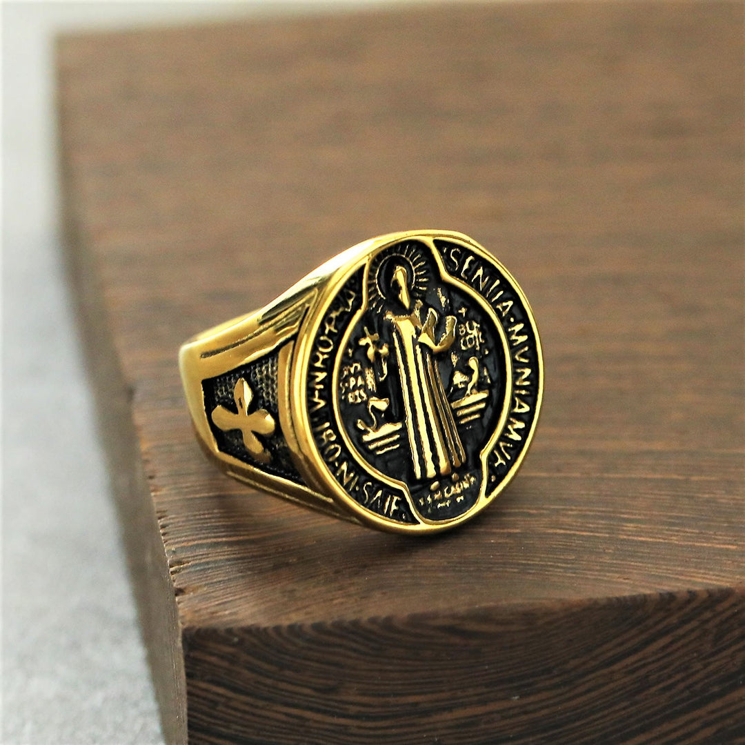 Christianartworkshop Klassischer Retro-Ring mit dem Heiligen Benedikt, Glaube und Schutz, handgefertigt aus Titanstahl