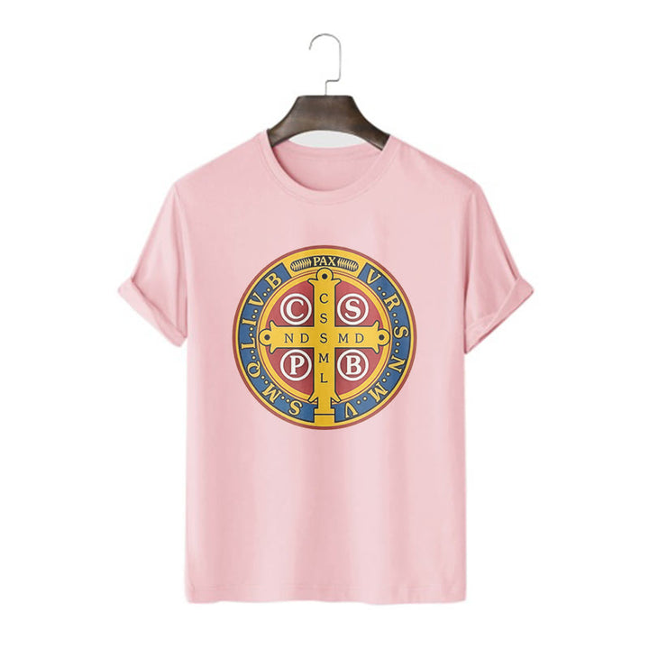 Christianartworkshop Klassisches Kurzarm-T-Shirt mit goldener St.-Benedikt-Medaille - Rosa - 2XL - image 13