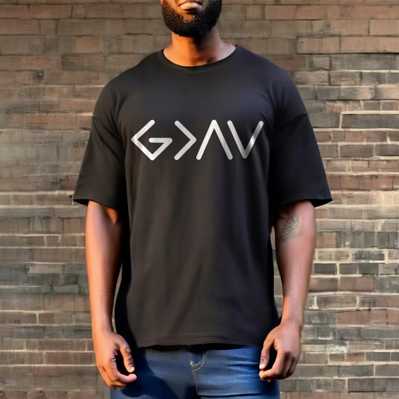 Christianartworkshop – Minimalistischer, vom Glauben inspirierter, kurzärmliger, gewaschener T-Shirt „God Is Greater“