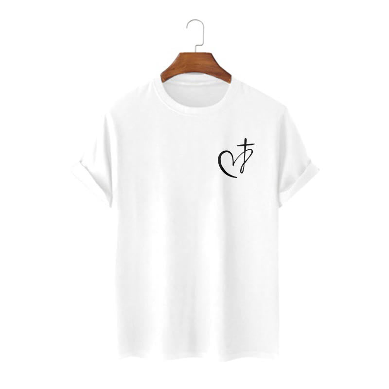 Christianartworkshop Kurzärmeliges T-Shirt im minimalistischen Stil mit gesegnetem Herzen und Kreuz - Weiß - 2XL - image 0
