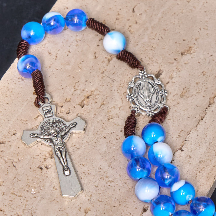 Christianartworkshop Wundertätige Medaille und Kruzifix aus 10 mm rundem blau/violettem Rosenkranz aus Acryl-Nylonkordel