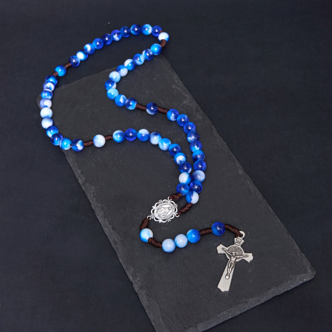 Christianartworkshop Wundertätige Medaille und Kruzifix aus 10 mm rundem blau/violettem Rosenkranz aus Acryl-Nylonkordel