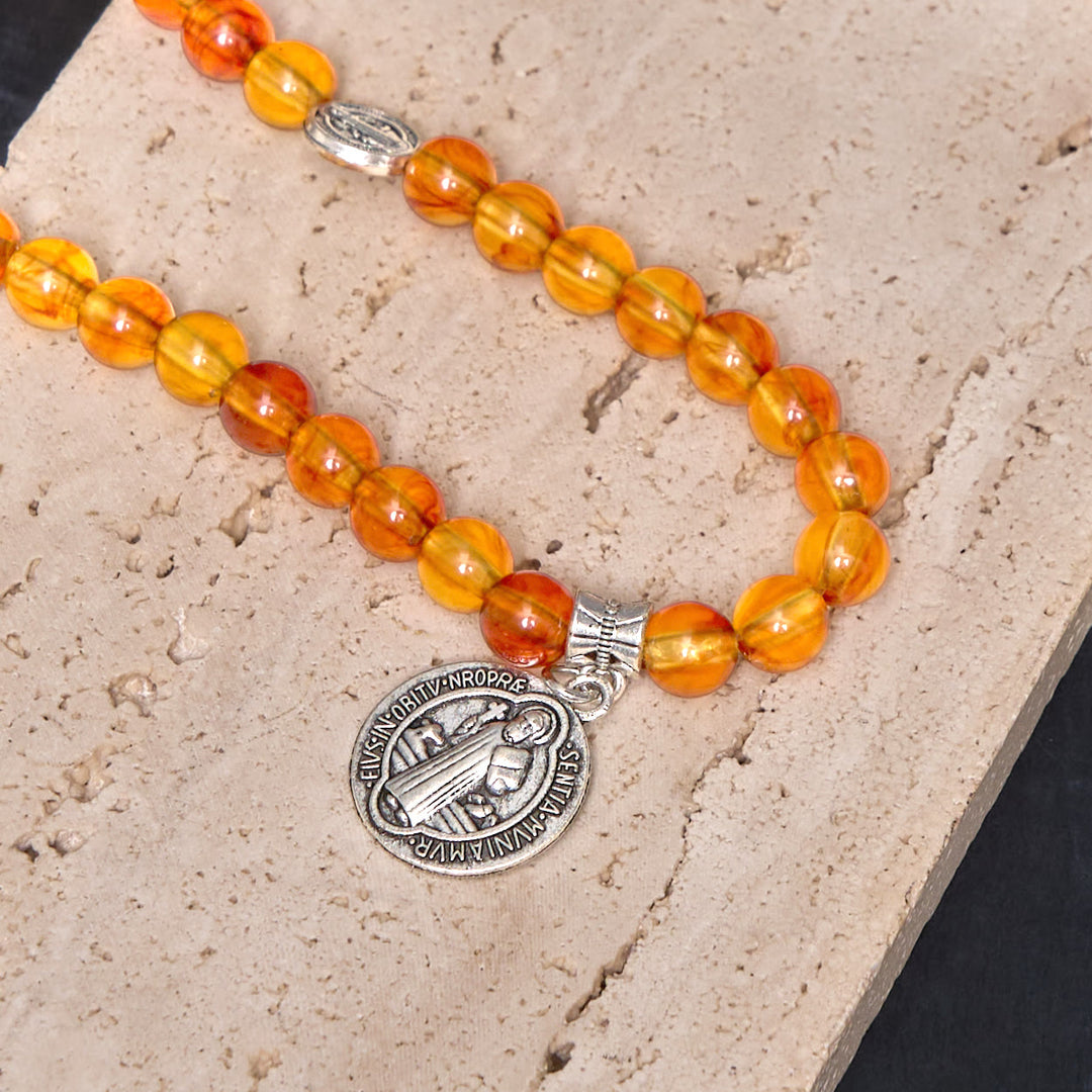 Christianartworkshop Rosenkranz-Armband im klassischen Stil mit der Medaille des Heiligen Benedikt