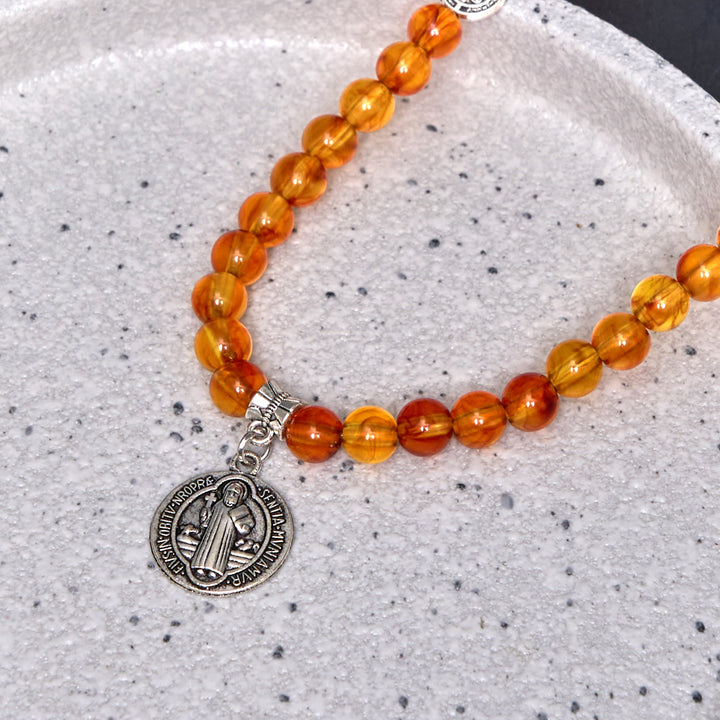 Christianartworkshop Rosenkranz-Armband im klassischen Stil mit der Medaille des Heiligen Benedikt