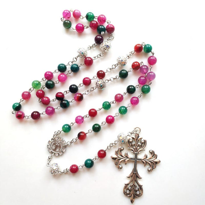 Christianartworkshop St. Benedikt-Medaille und Kreuz aus 8 mm rundem, mehrfarbigem natürlichem Turmalin-Achat, Legierungskette, Rosenkranz