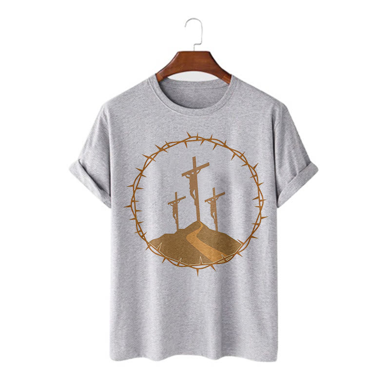 Christianartworkshop – Kurzärmliges, gewaschenes T-Shirt im minimalistischen Stil mit drei Kreuzen von Calvary
