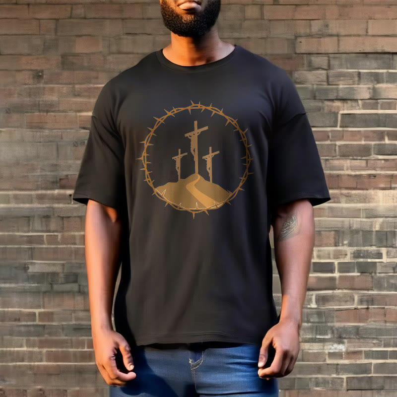 Christianartworkshop – Kurzärmliges, gewaschenes T-Shirt im minimalistischen Stil mit drei Kreuzen von Calvary