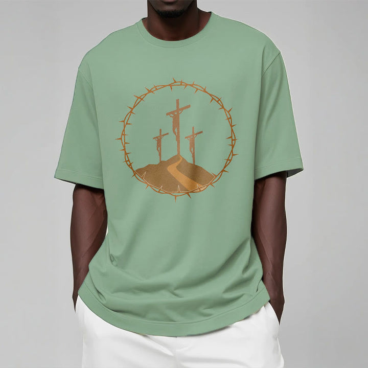 Christianartworkshop – Kurzärmliges, gewaschenes T-Shirt im minimalistischen Stil mit drei Kreuzen von Calvary