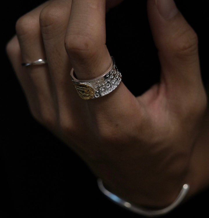 Christianartworkshop Verstellbarer Ring im Retro-Stil, zweifarbig, goldene Wundertätige Medaille, Segen Maria, Legierung