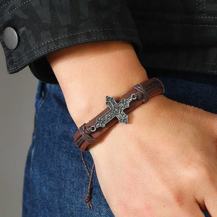 Christianartworkshop Armband mit Kreuzanhänger im alten Handwerksstil, Lederkordelzug, verstellbar, treu gebunden