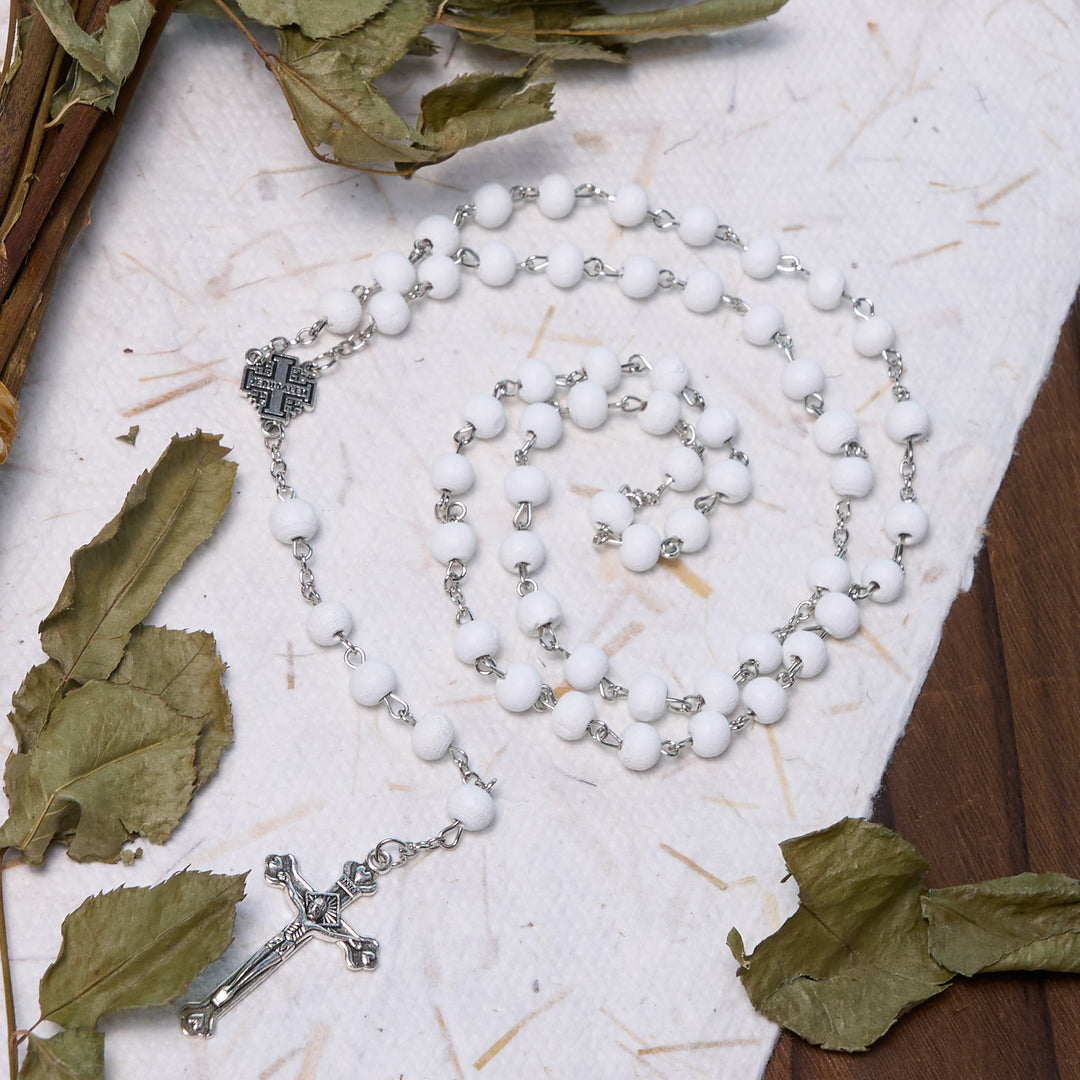 Christianartworkshop Jerusalem-Medaille und Kruzifix, 7 mm rund, weiße Rosenholzlegierung, Rosenkranzkette - image 6