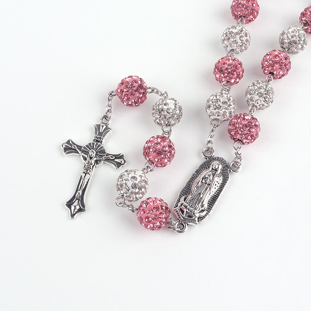 Christianartworkshop Rosenkranz „Unsere Liebe Frau von Guadalupe & Kruzifix“ aus runder, rosa-weißer Polymer-Ton-Legierung, 10 mm