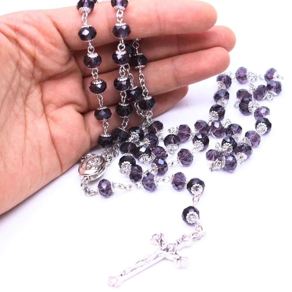 Christianartworkshop Madonna mit Kind und Kruzifix aus 6 x 8 mm Polyeder, mehrfarbige Glaslegierung, Rosenkranzkette