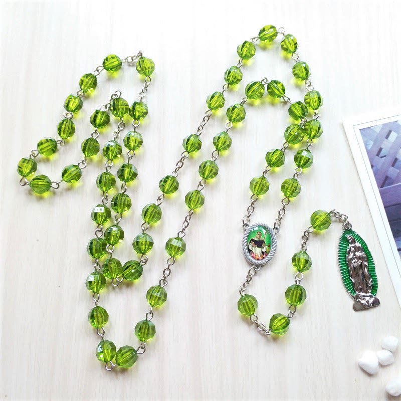 Christianartworkshop Rosenkranz mit Kette aus Polyeder, Heiliger Judas Thaddäus und Unsere Liebe Frau von Guadalupe, 8 mm, grüne Kristalllegierung - image 1