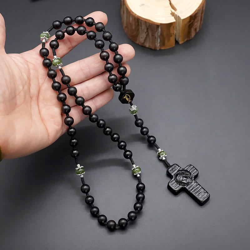 Christianartworkshop Jesuskreuz aus 8 mm rundem Rosenkranz aus braun/schwarzem Sandelholz und Nylonschnur