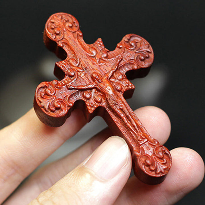 Christianartworkshop Halskette mit Anhänger aus Rosenholz im klassischen Stil mit Kruzifix und heiligem Schutz