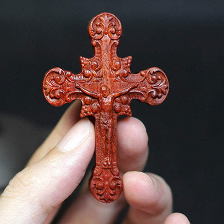 Christianartworkshop Halskette mit Anhänger aus Rosenholz im klassischen Stil mit Kruzifix und heiligem Schutz