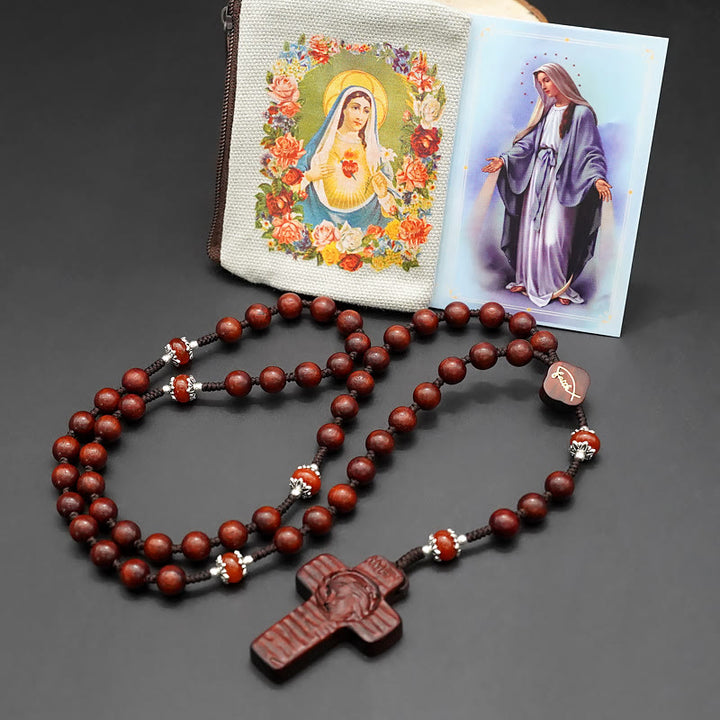 Christianartworkshop Jesuskreuz aus 8 mm rundem Rosenkranz aus braun/schwarzem Sandelholz und Nylonschnur