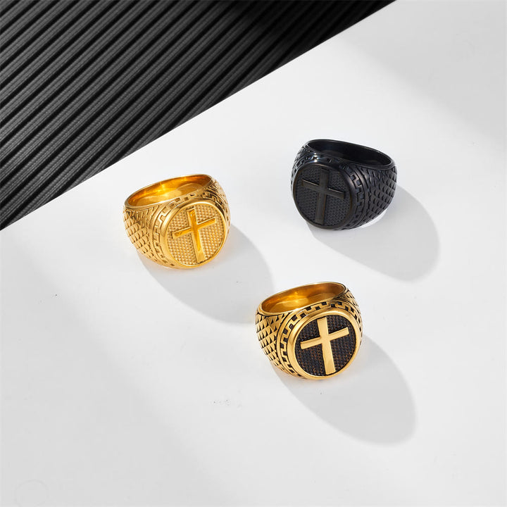 Christianartworkshop Handgefertigter Edelstahlring im klassischen Stil mit Kreuz und heiligem Schutz