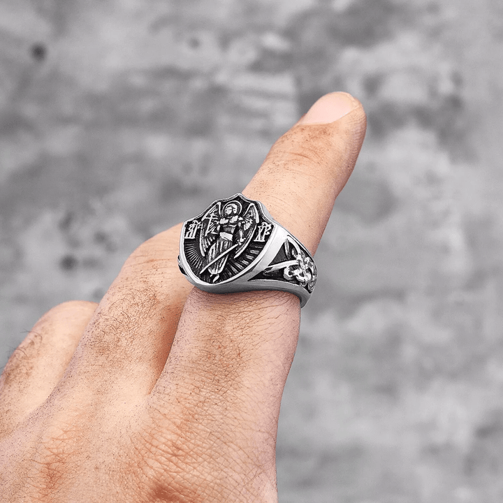 Christianartworkshop Ring im Retro-Stil mit Schutzengel St. Michael, Schutz und Stärke