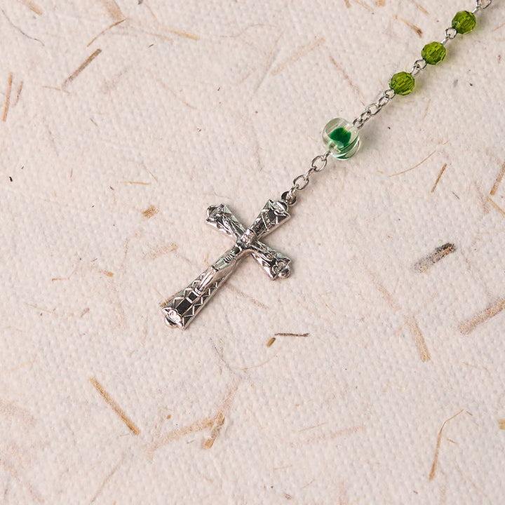 Christianartworkshop Mariä Himmelfahrt & Kruzifix aus 6 mm Polyeder, grüner Kristall, Legierung, Rosenkranzkette
