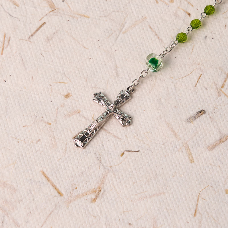 Christianartworkshop Mariä Himmelfahrt & Kruzifix aus 6 mm Polyeder, grüner Kristall, Legierung, Rosenkranzkette - image 5