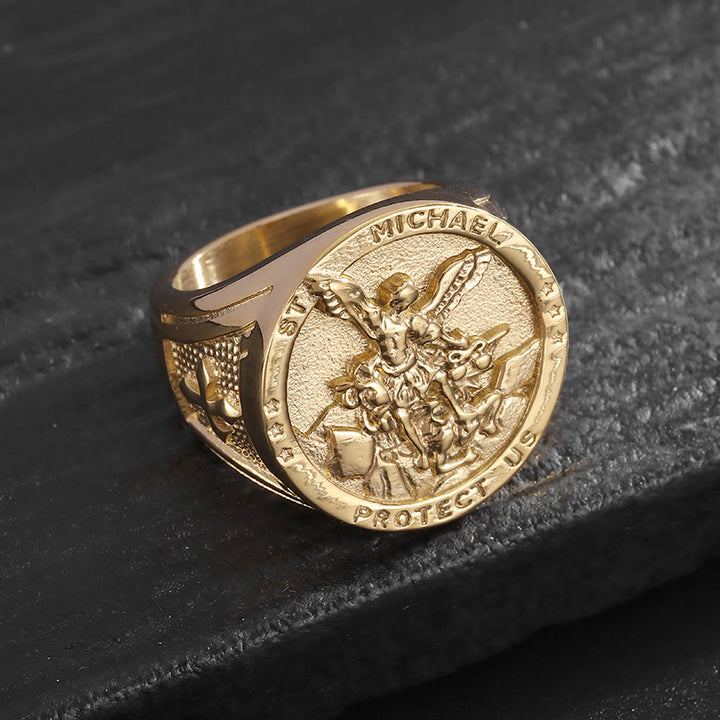 Christianartworkshop Klassischer Stil Erzengel Michael beschützt uns Göttlicher Glaubensring - Gold - 70mm - image 1