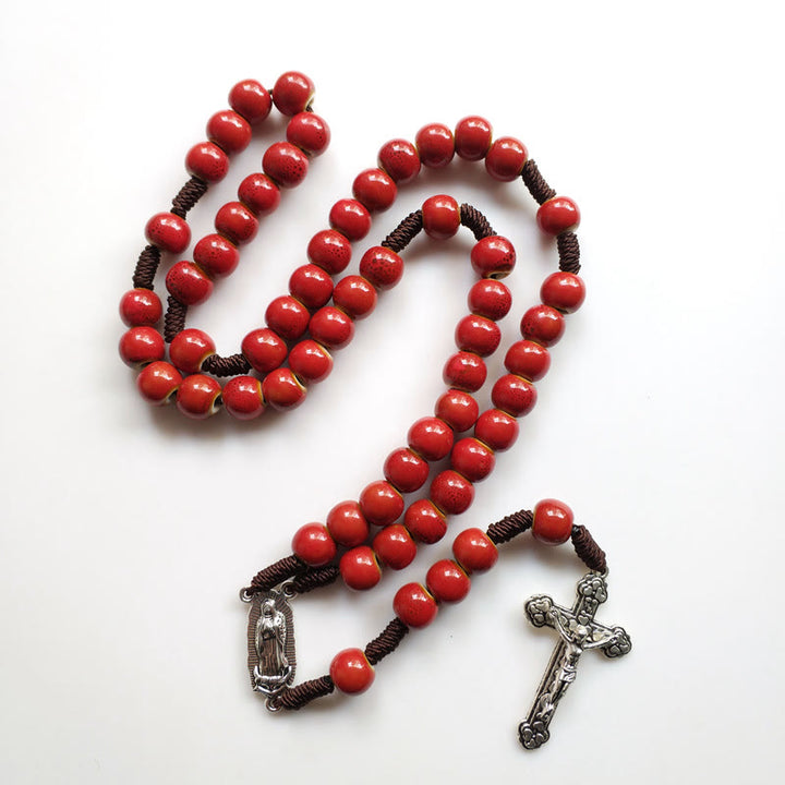 Christianartworkshop Rosenkranz „Unsere Liebe Frau von Guadalupe“ mit Kruzifix, rund, 10 mm, rote Keramik-Nylonschnur