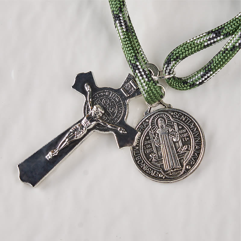 Christianartworkshop St. Benedikt-Medaille und Kruzifix aus 10 mm rundem schwarzem Holz und grünem Paracord-Taschenrosenkranz