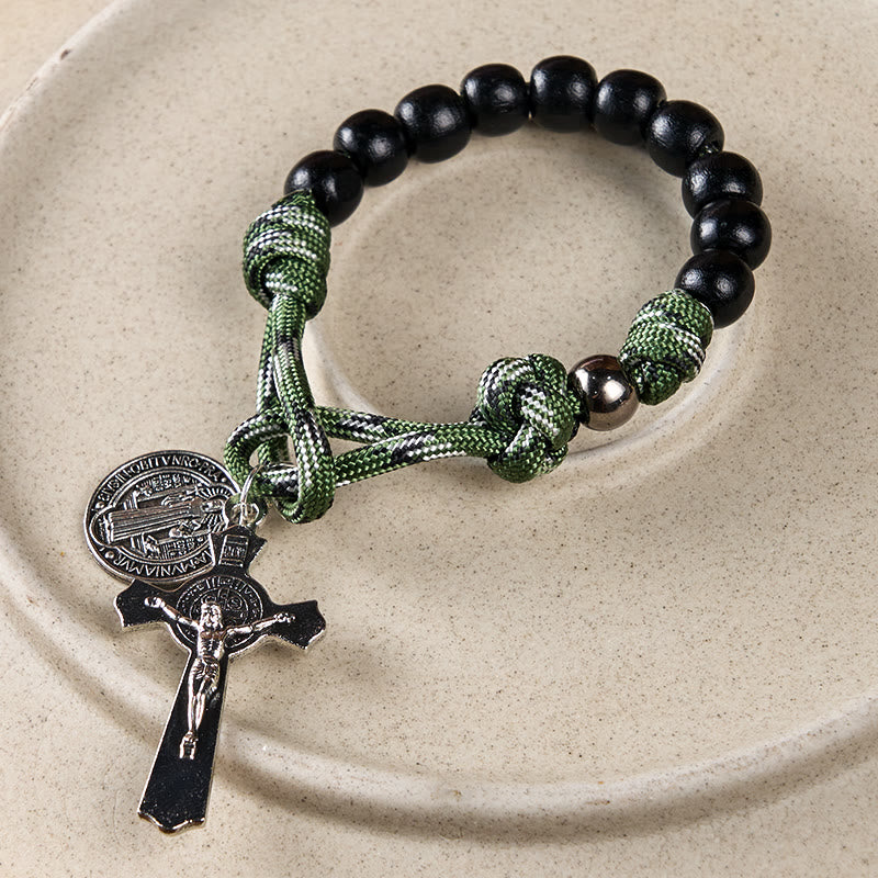 Christianartworkshop St. Benedikt-Medaille und Kruzifix aus 10 mm rundem schwarzem Holz und grünem Paracord-Taschenrosenkranz