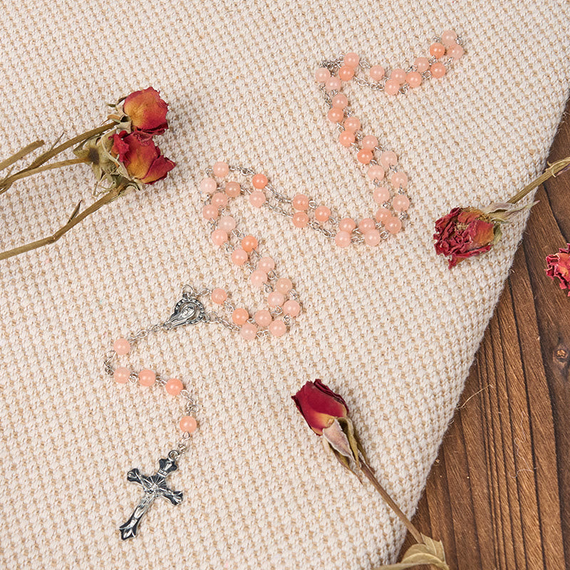 Christianartworkshop Rosenkranz „Unsere Liebe Frau vom Rosenkranz und Kruzifix“ aus 6 mm runder rosa Achat-Legierung