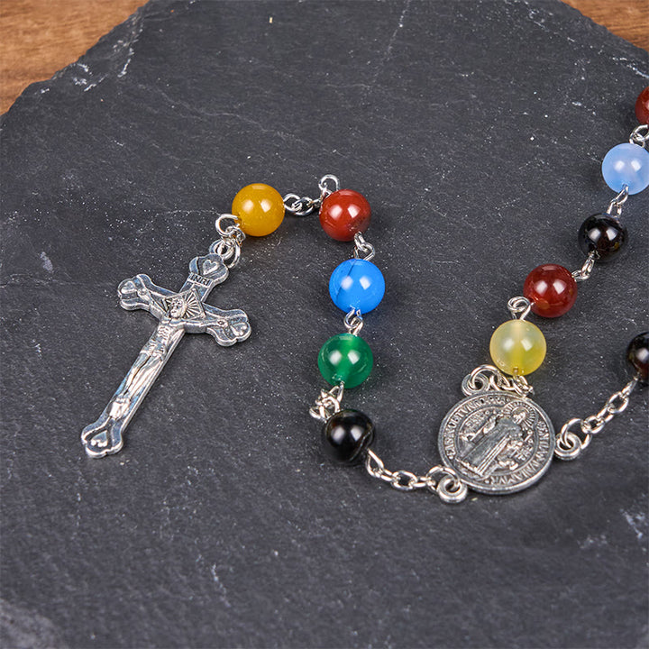 Christianartworkshop St. Benedikt-Medaille und Kruzifix aus 6/8 mm runder mehrfarbiger Achat-Legierung, Rosenkranzkette