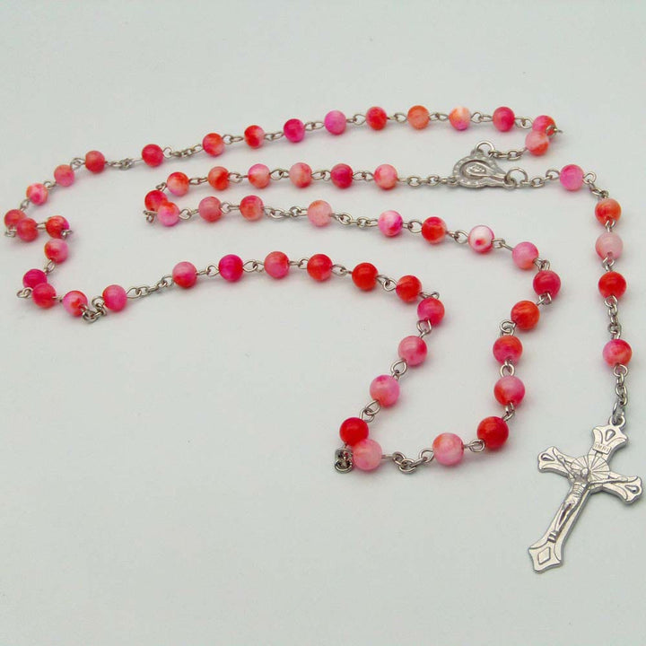 Christianartworkshop Rosenkranz „Unsere Liebe Frau vom Rosenkranz und Kruzifix“ aus einer runden, mehrfarbigen Legierungskette mit 6 mm