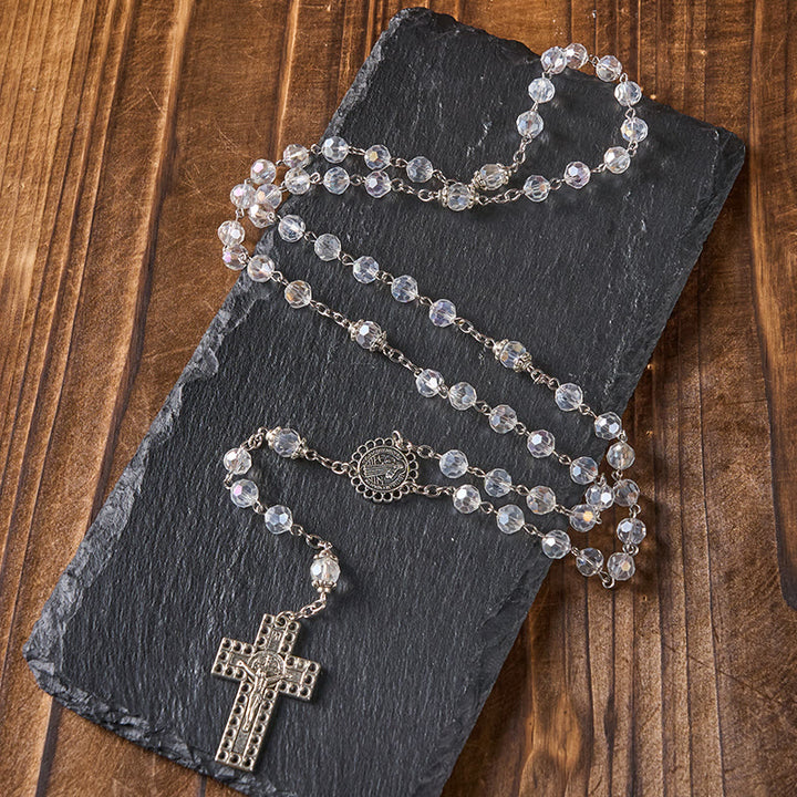 Christianartworkshop St. Benedikt-Medaille und Kruzifix aus 8 mm Polyeder, klare Kristalllegierung, Rosenkranzkette