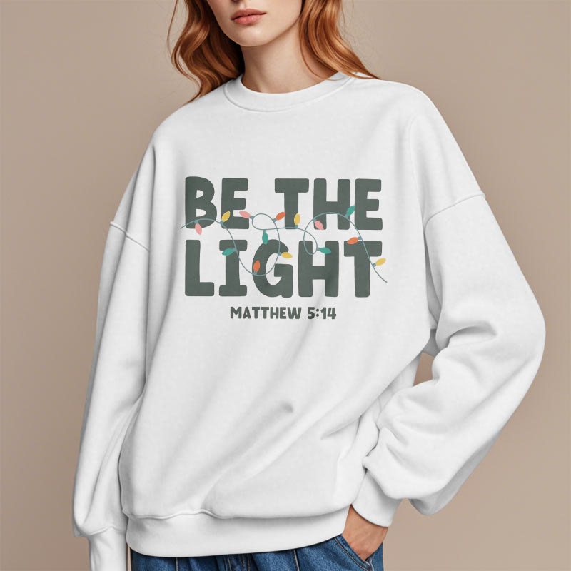Christianartworkshop Zitat-Stil Be The Light Fleece-gefüttertes Polyester-Sweatshirt - image 4