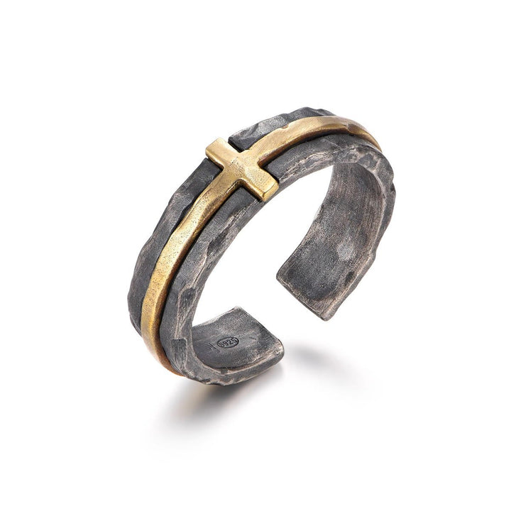Christianartworkshop Ring im klassischen Stil mit rustikaler Eleganz und gesegnetem Kreuz
