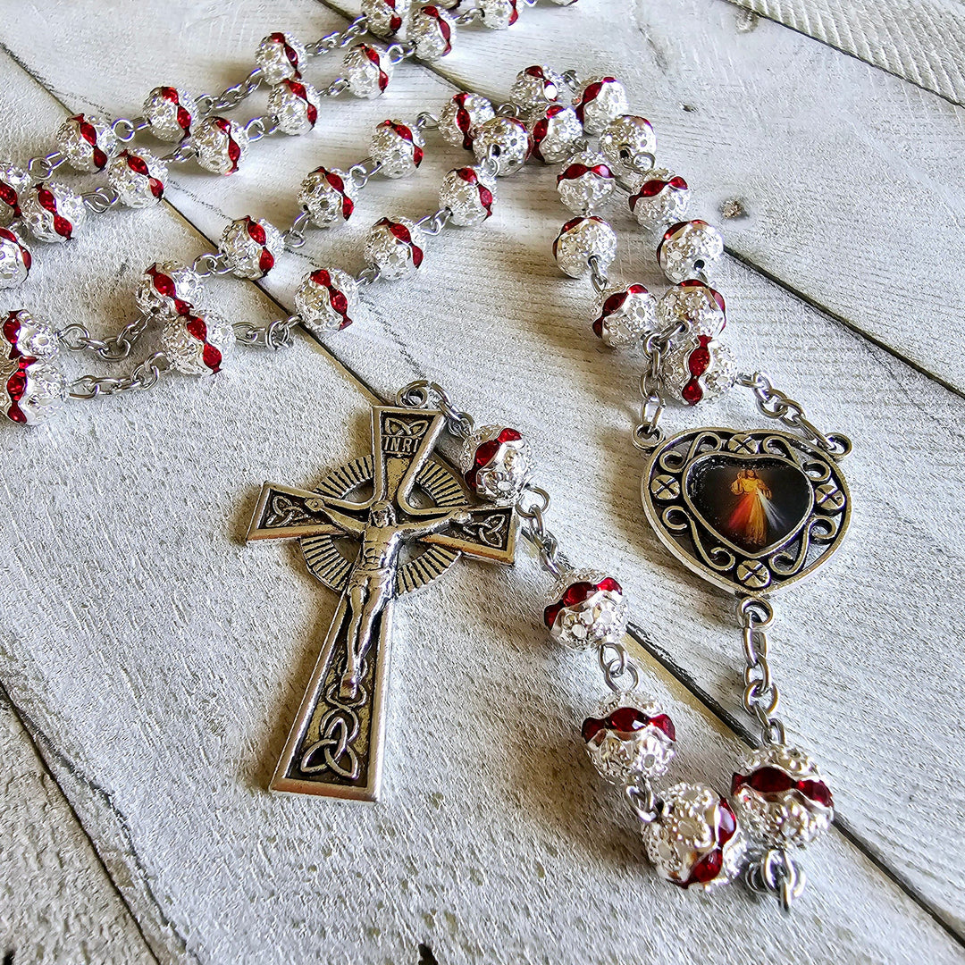 Christianartworkshop Rosenkranz mit Göttlicher Barmherzigkeit und Kruzifix, 8 mm rund, rote Metalllegierung