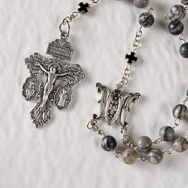 Christianartworkshop Wundertätige Medaille und Kruzifix aus 8 mm rundem Rosenkranz aus Natursteinlegierung in Camouflage-Grau