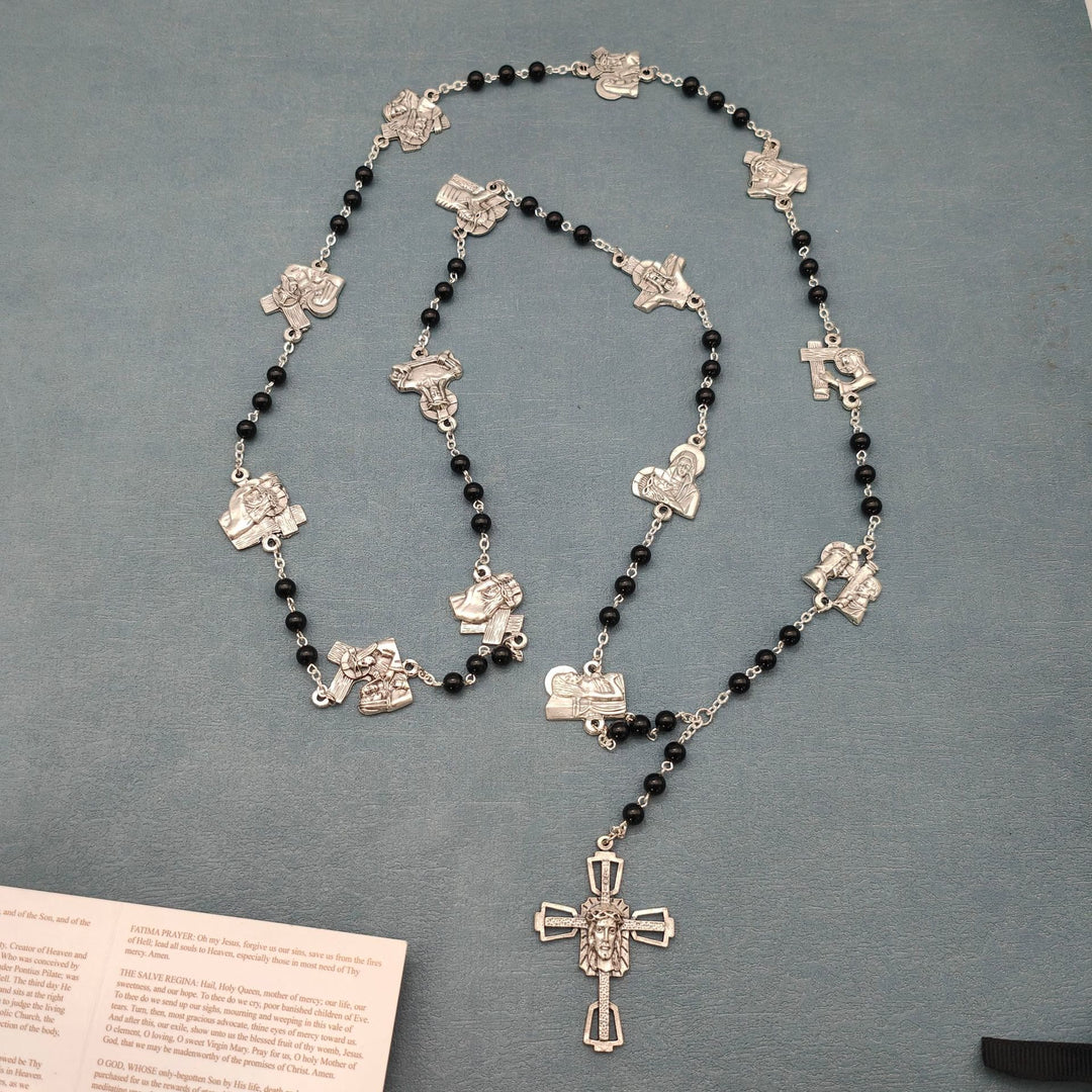 Christianartworkshop Via Crucis, die Stationen des Kreuzes, runder Rosenkranz aus rot/schwarzer Achatlegierung