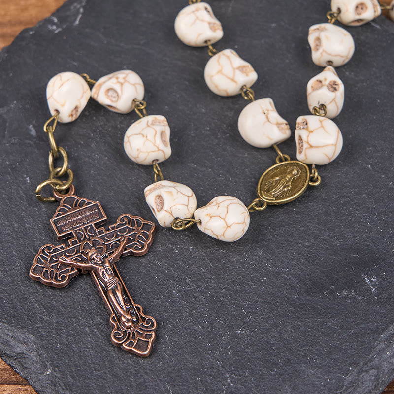 Christianartworkshop Rosenkranz-Halskette mit Heiligem Benedikt und Kruzifix, 8 mm, Weißkiefer, Totenkopf-Legierung