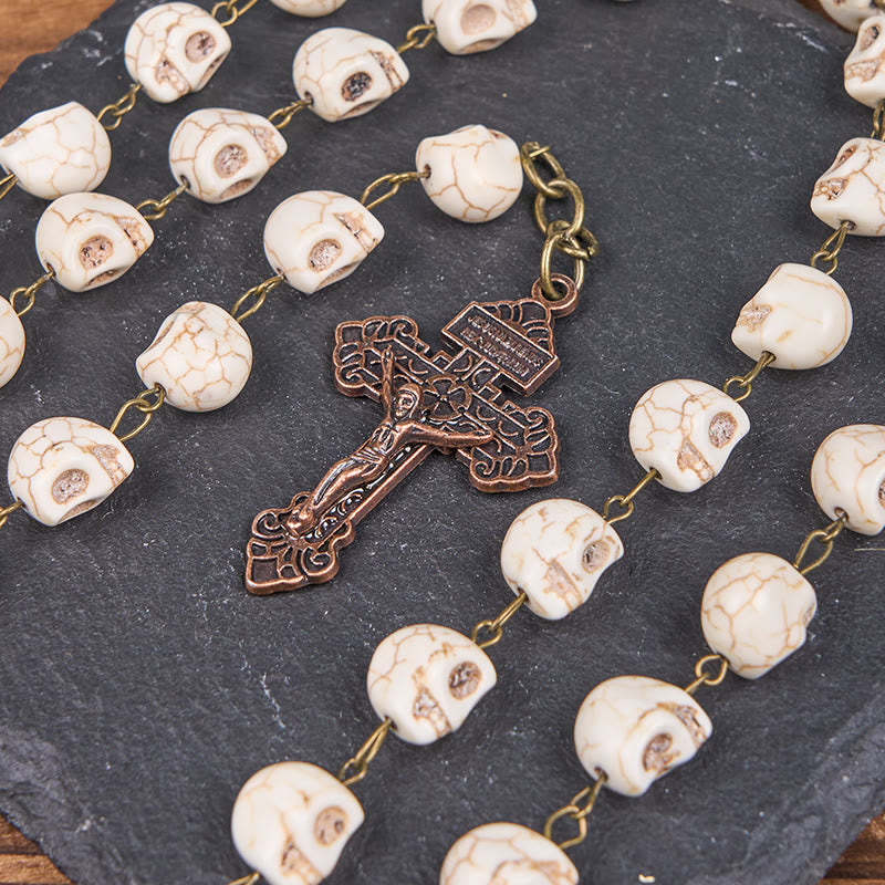 Christianartworkshop Rosenkranz-Halskette mit Heiligem Benedikt und Kruzifix, 8 mm, Weißkiefer, Totenkopf-Legierung
