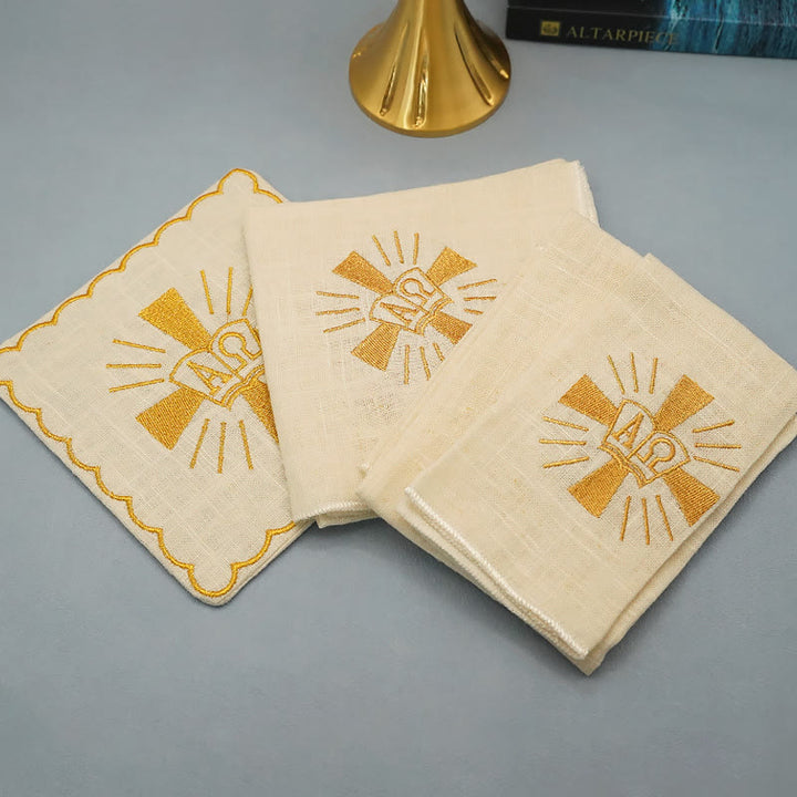 Christianartworkshop Altar-Leinenset im klassischen Stil, goldenes, glänzendes Grace-Kreuz