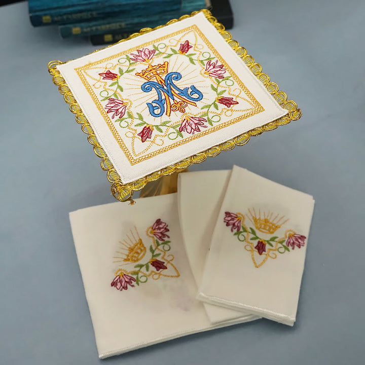Christianartworkshop Altar-Leinenset im klassischen Stil mit Marian Floral Grace