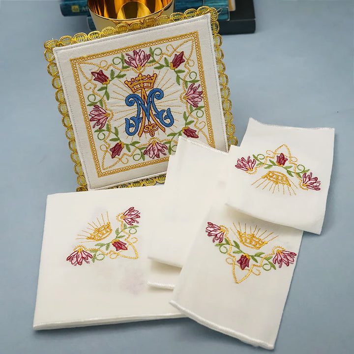 Christianartworkshop Altar-Leinenset im klassischen Stil mit Marian Floral Grace