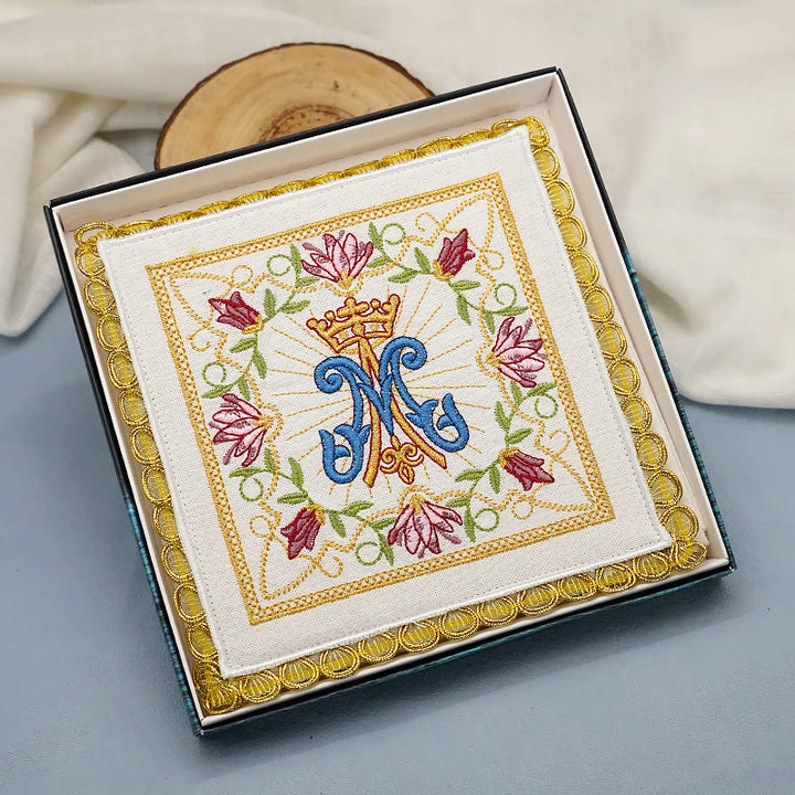 Christianartworkshop Altar-Leinenset im klassischen Stil mit Marian Floral Grace